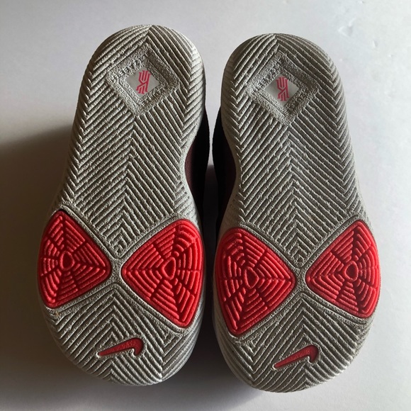 Nike shoes Size: 6C - Picture 4 of 11